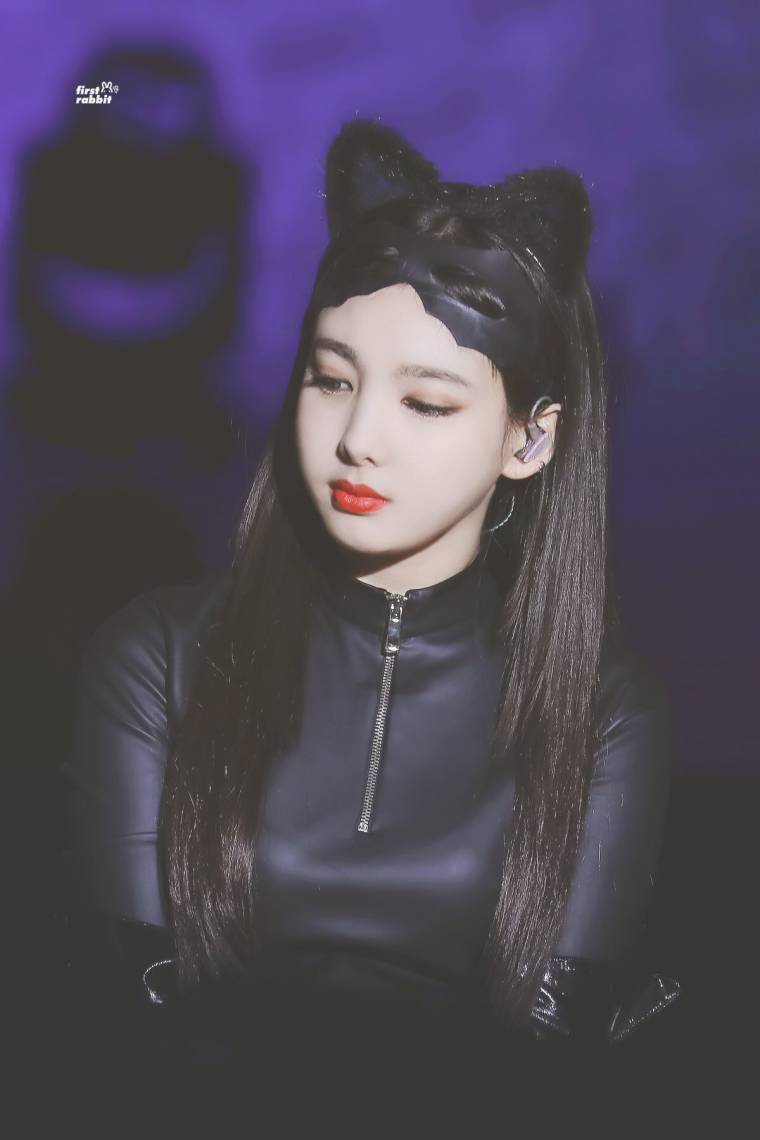 181028 트와이스 ONCE HALLOWEEN 나연 캣우먼 직캠 | 인스티즈