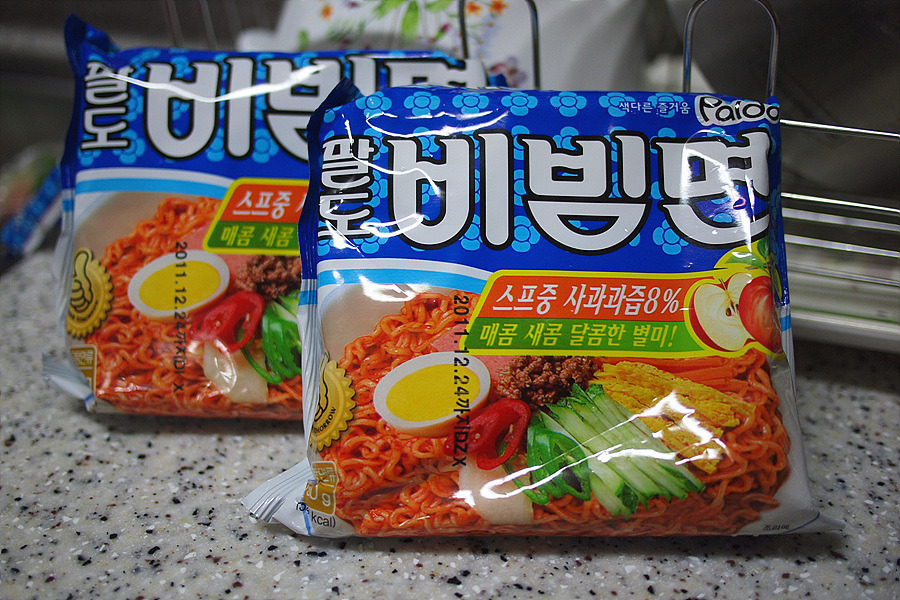조금 배고픈 상태에서 비빔면 or 짜파게티 3개 먹을수 있다 vs 없다 | 인스티즈
