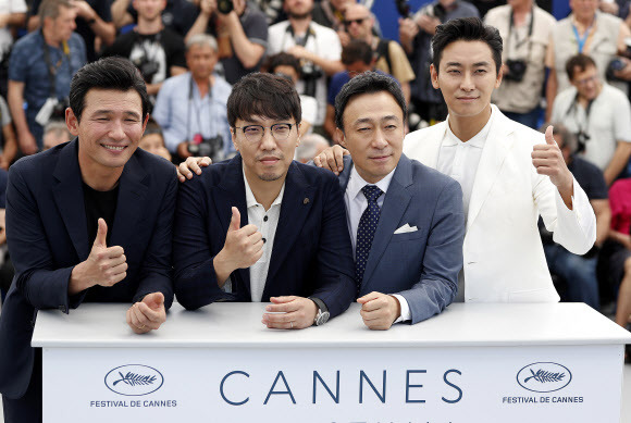 황정민 이성민 주지훈 공작 칸 영화제 포토콜.jpg | 인스티즈