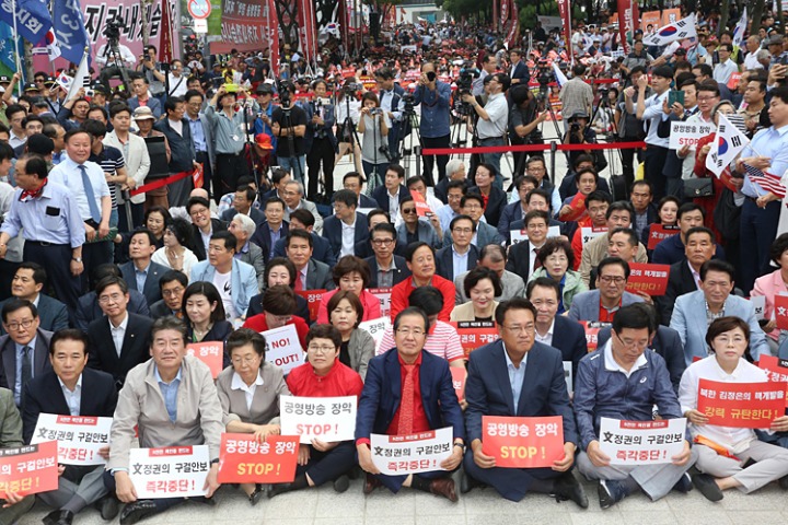 정신 바짝 차리고 문통에게 무조건적인 지지를 해야하는 명백한 이유 | 인스티즈