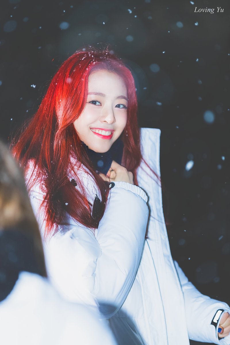 빨간머리가 잘어울리는 ITZY 유나.jpgif | 인스티즈