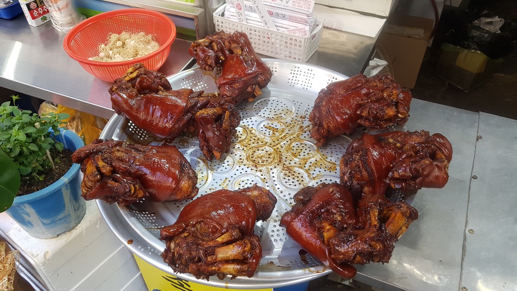 서부한방왕족발 이미지