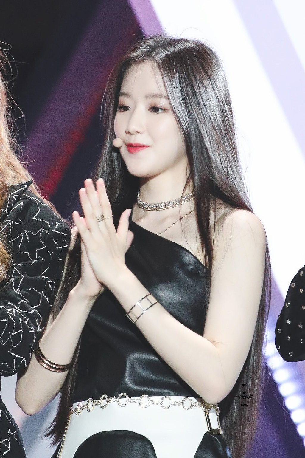 (여자)아이들의 비쥬얼담당 백설공주 슈화.jpgif (311장) | 인스티즈