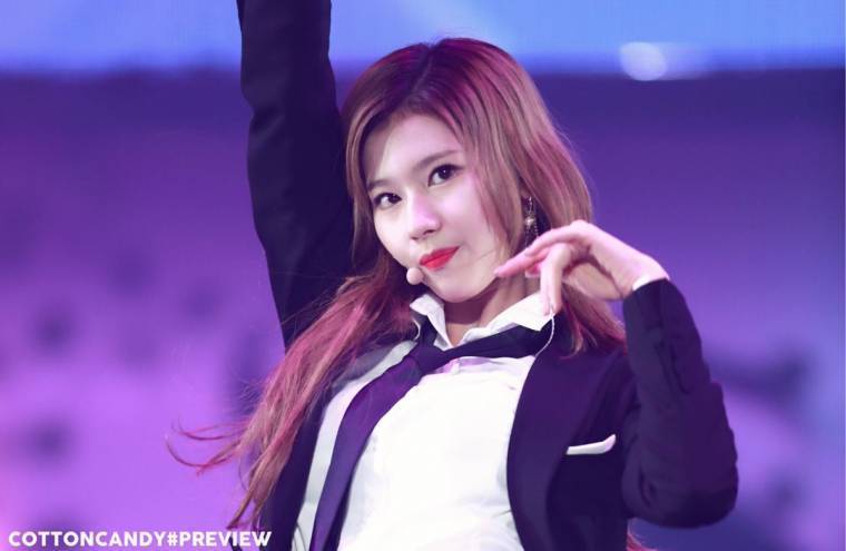 원스 비긴즈 팬미팅 사나 사진 | 인스티즈