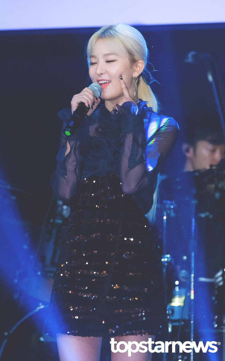 자이언티 쇼케이스에서 마이크 고장으로 심통난 슬기 | 인스티즈