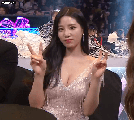 [MBC연예대상] 베리굿 조현과 모모랜드 주이.GIF | 인스티즈