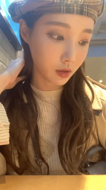 어제 3주년 기념 인스타 라이브한 모모랜드 연우(2).gif | 인스티즈